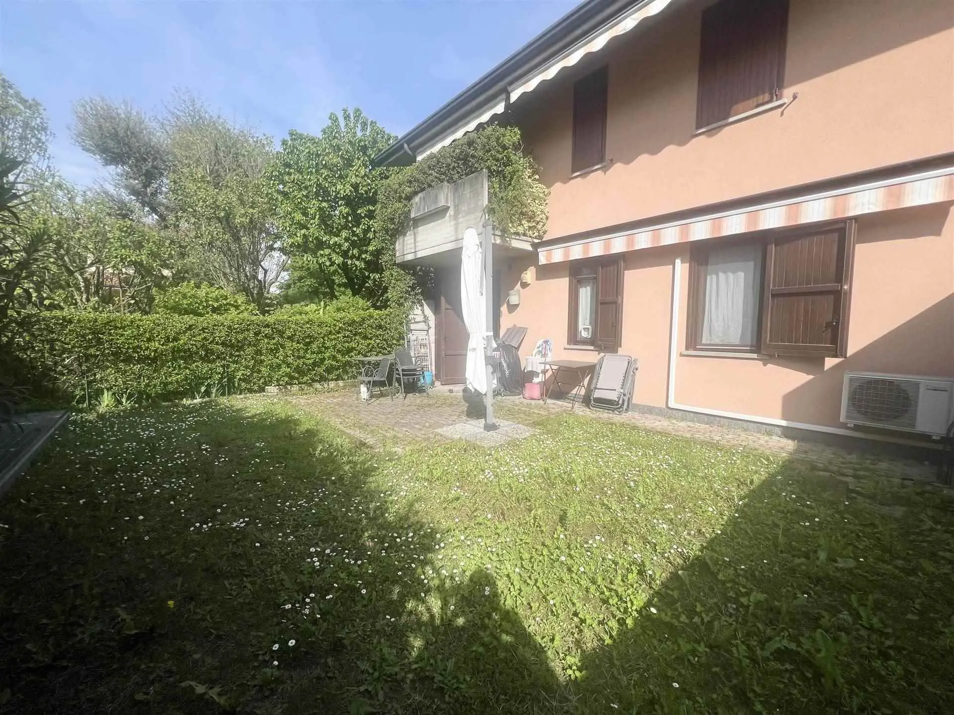 Appartamento trilocale con giardino privato