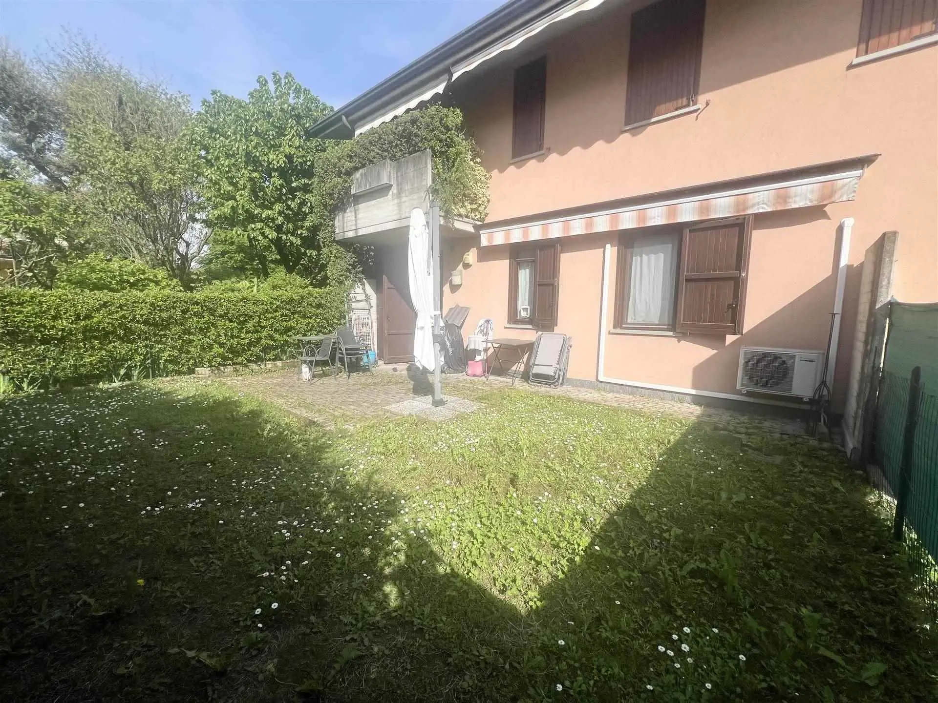 Appartamento trilocale con giardino privato