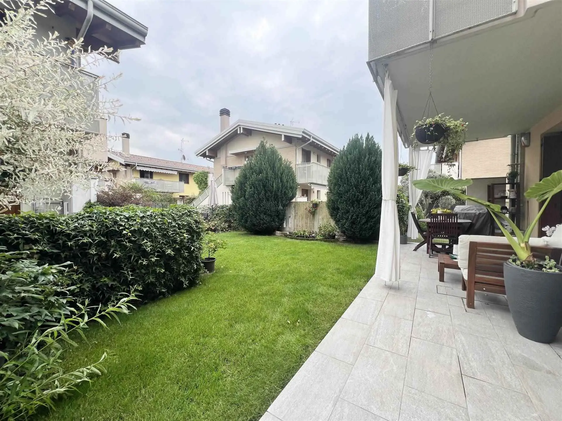 Trilocale  recentissimo con giardino privato