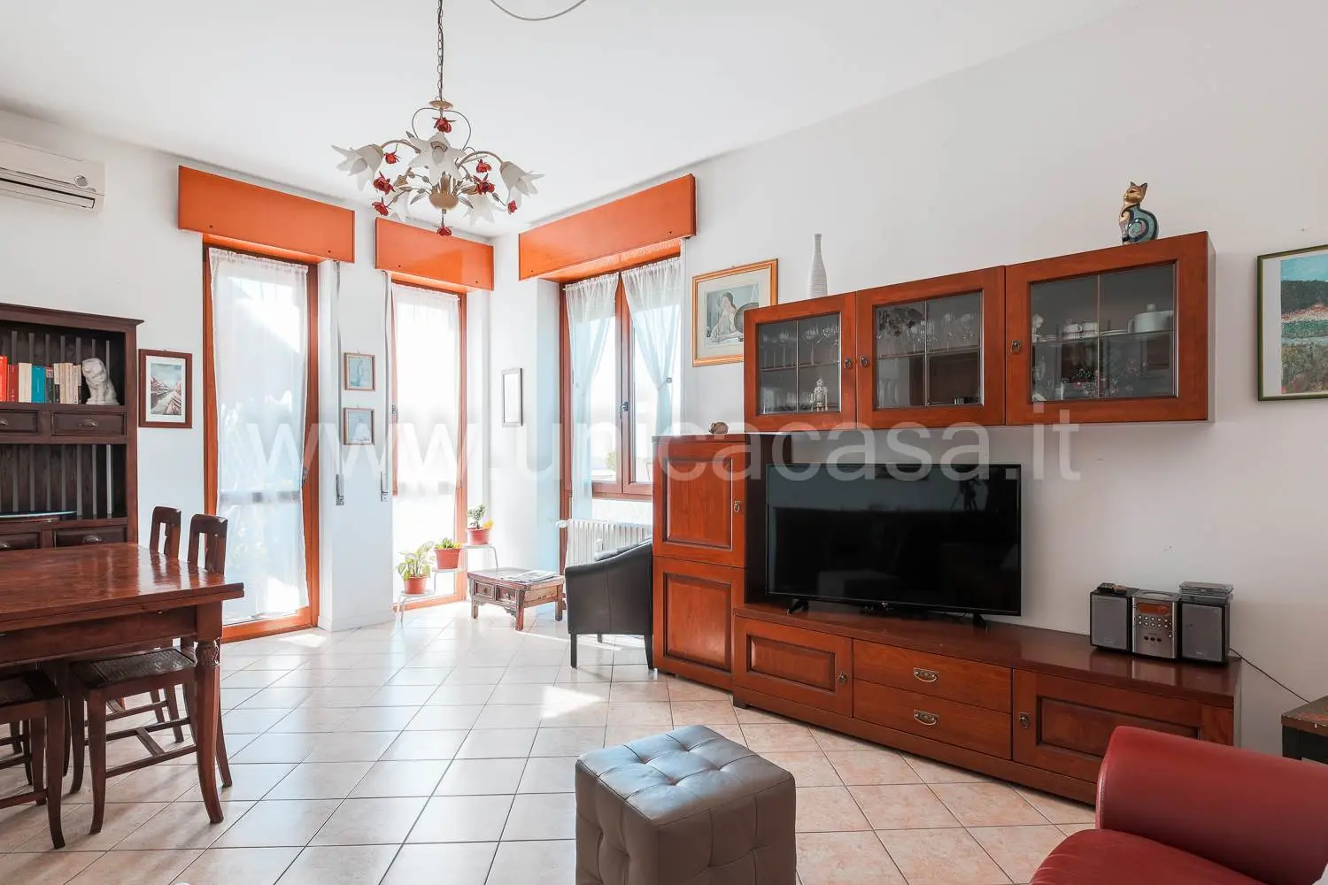 Basiano – Ampio Trilocale Ristrutturato con Terrazzino, Cantina e Box