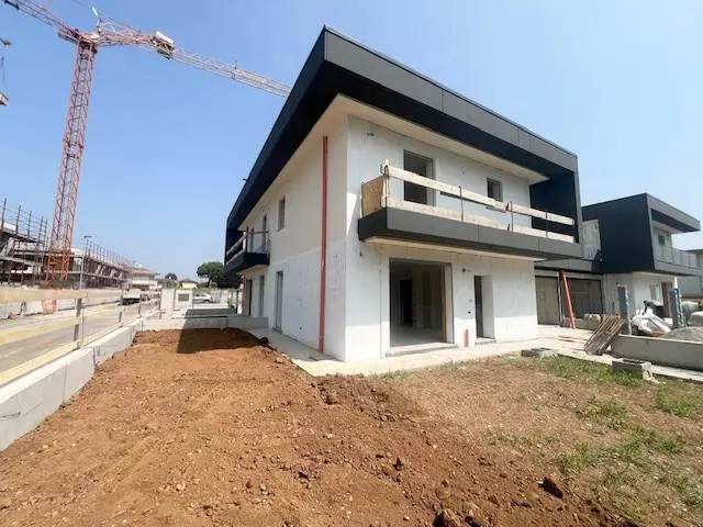 Villa  ad Azzano San Paolo