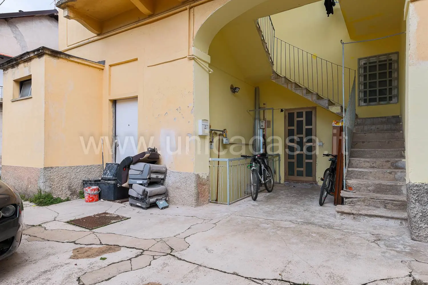 Vendesi appartamento ristrutturato in via Cavour, Bernareggio