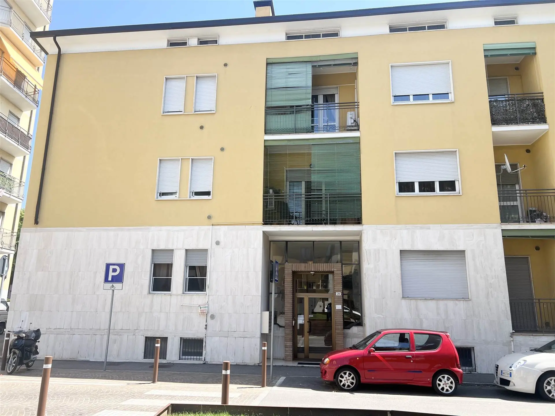 Trilocale di AMPIA METRATURA   in vendita ad Azzano San Paolo