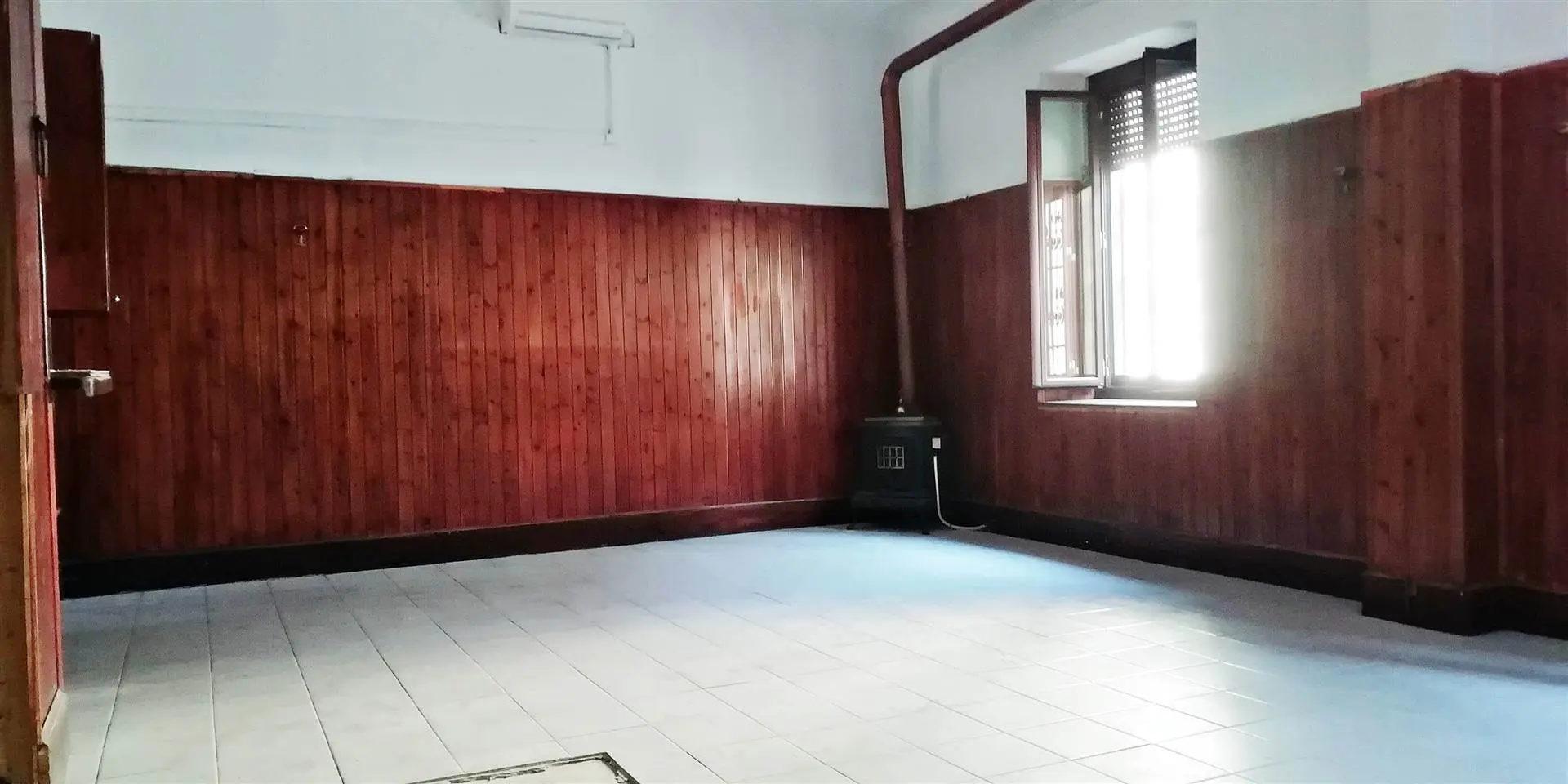 Ampia abitazione senza spese con box