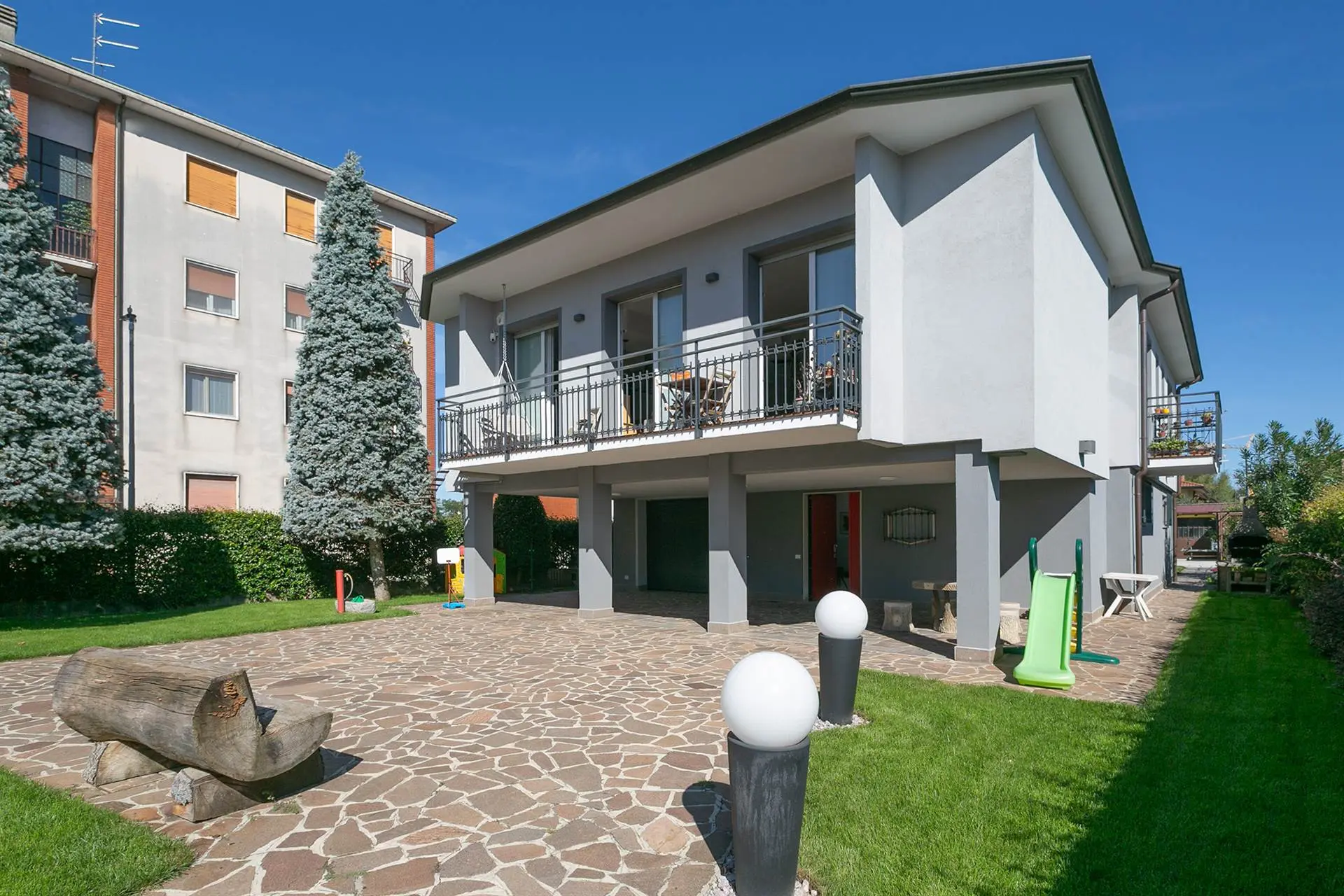 Villa in Vendita a Sulbiate