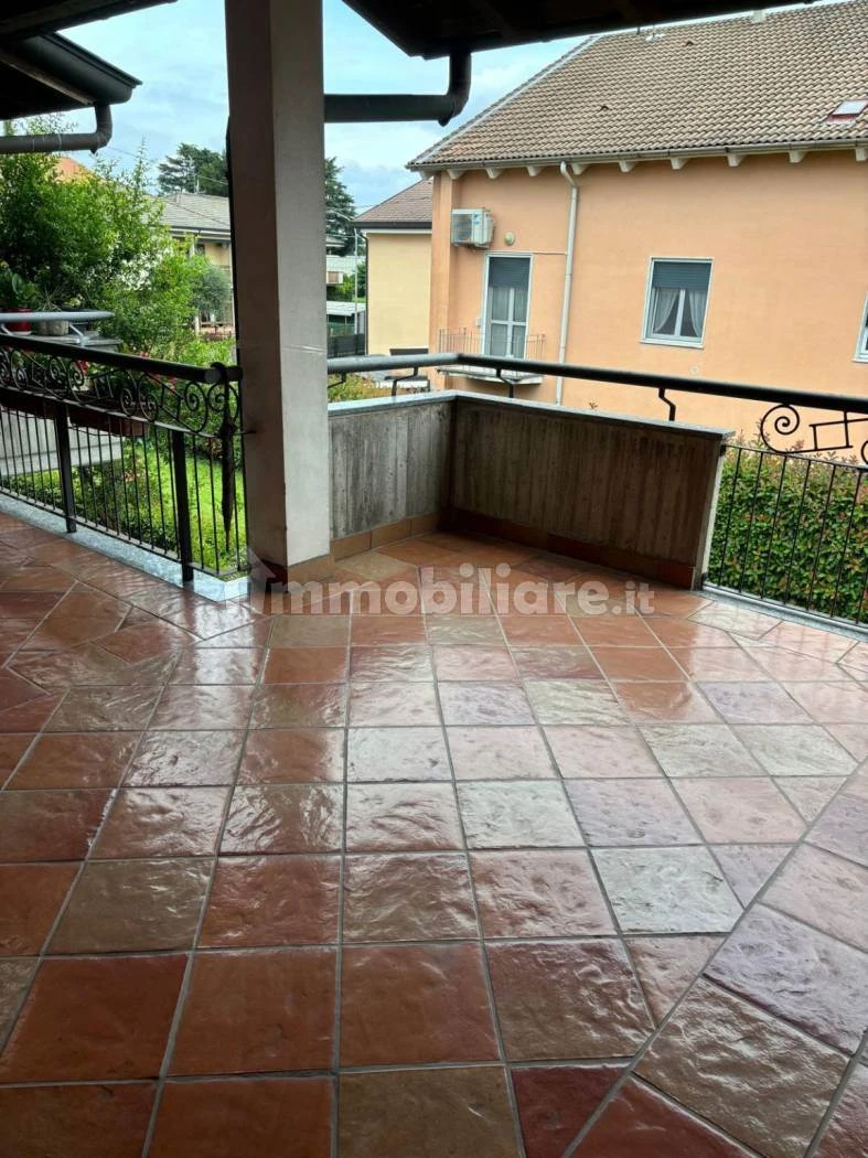 Luminoso Quattrolocali con Ampi Spazi Esterni nel Cuore di Trezzano Rosa