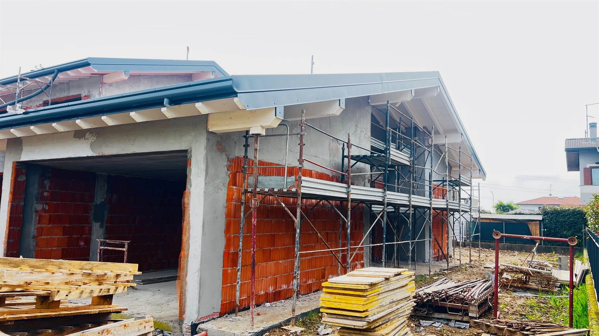 Villa bifamiliare su unico livello