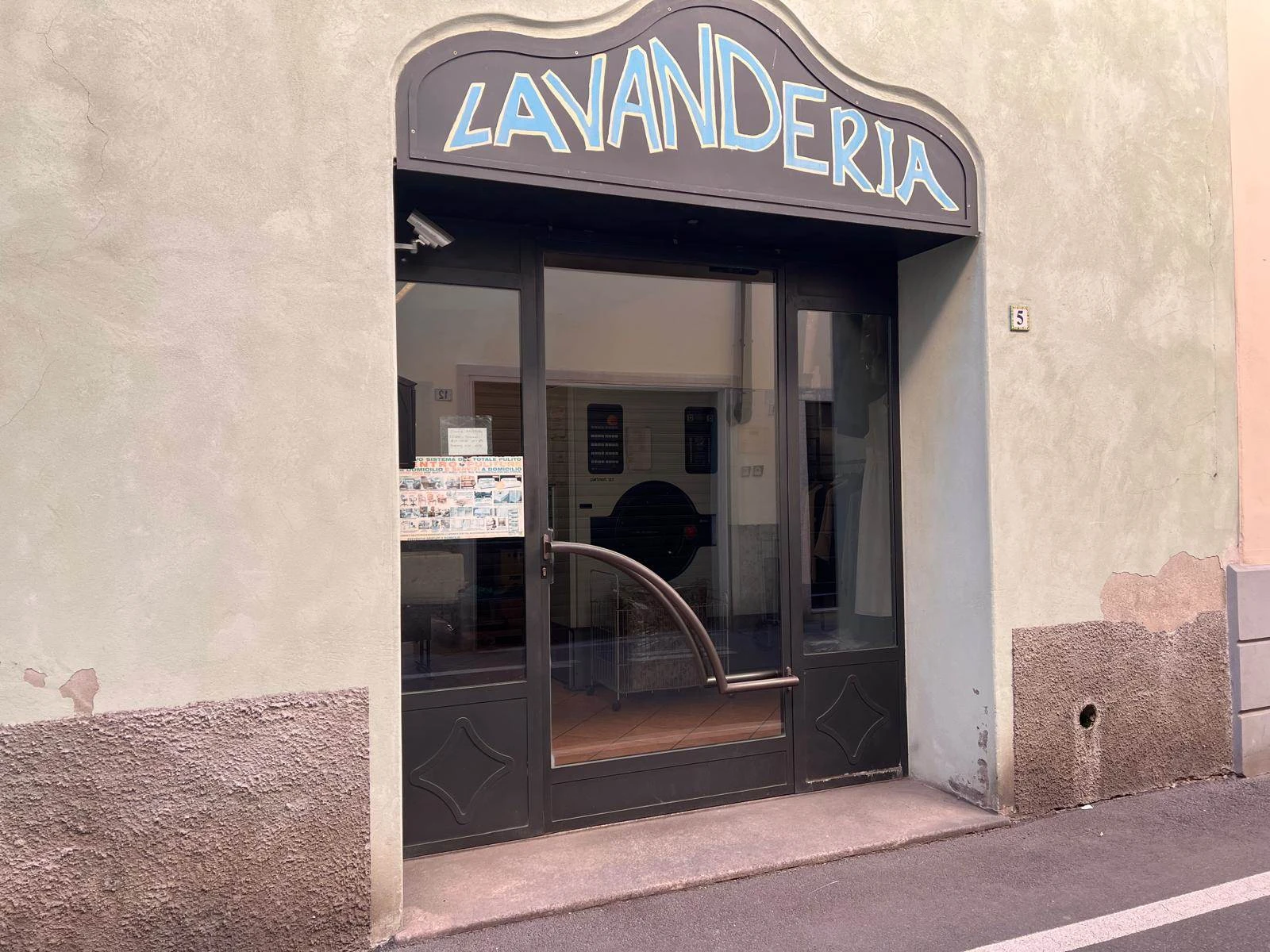 Attività Lavanderia OTTIMO PORTAFOGLIO CLIENTI