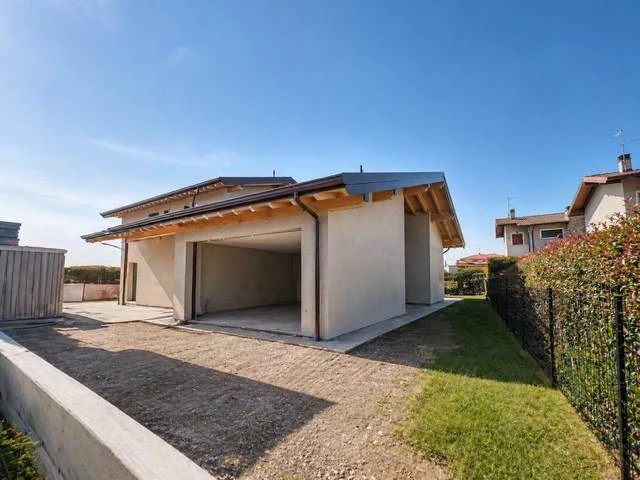 Villa in Vendita a Cavernago