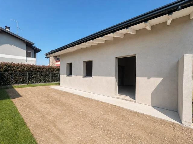 Villa in Vendita a Cavernago