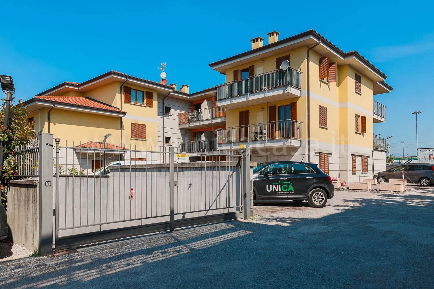 Garage in Vendita a Osio Sopra