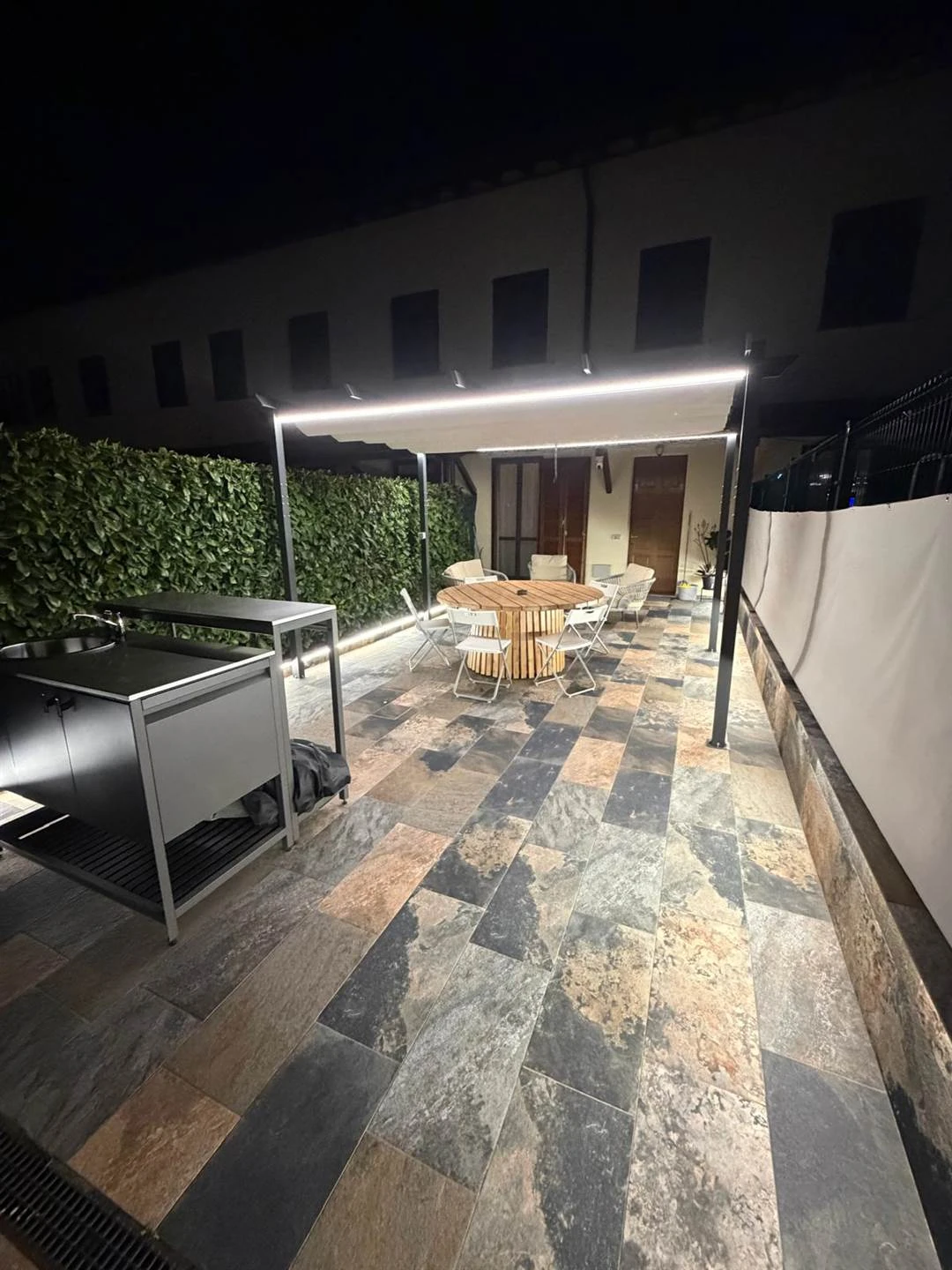 Canonica d'adda – al confine con fara d'adda | villetta con giardino privato, doppio posto auto e ampio sottotetto
