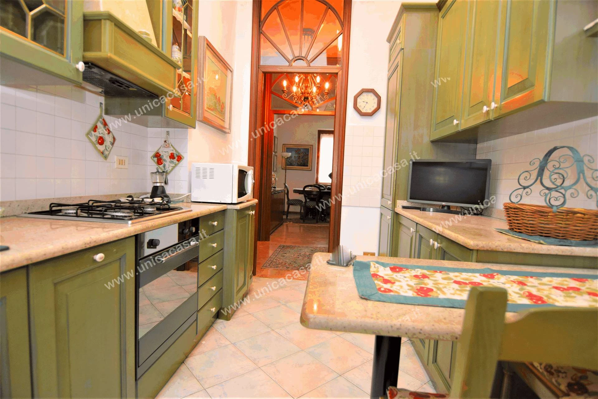 Trilocale molto signorile con loggia terrazzo