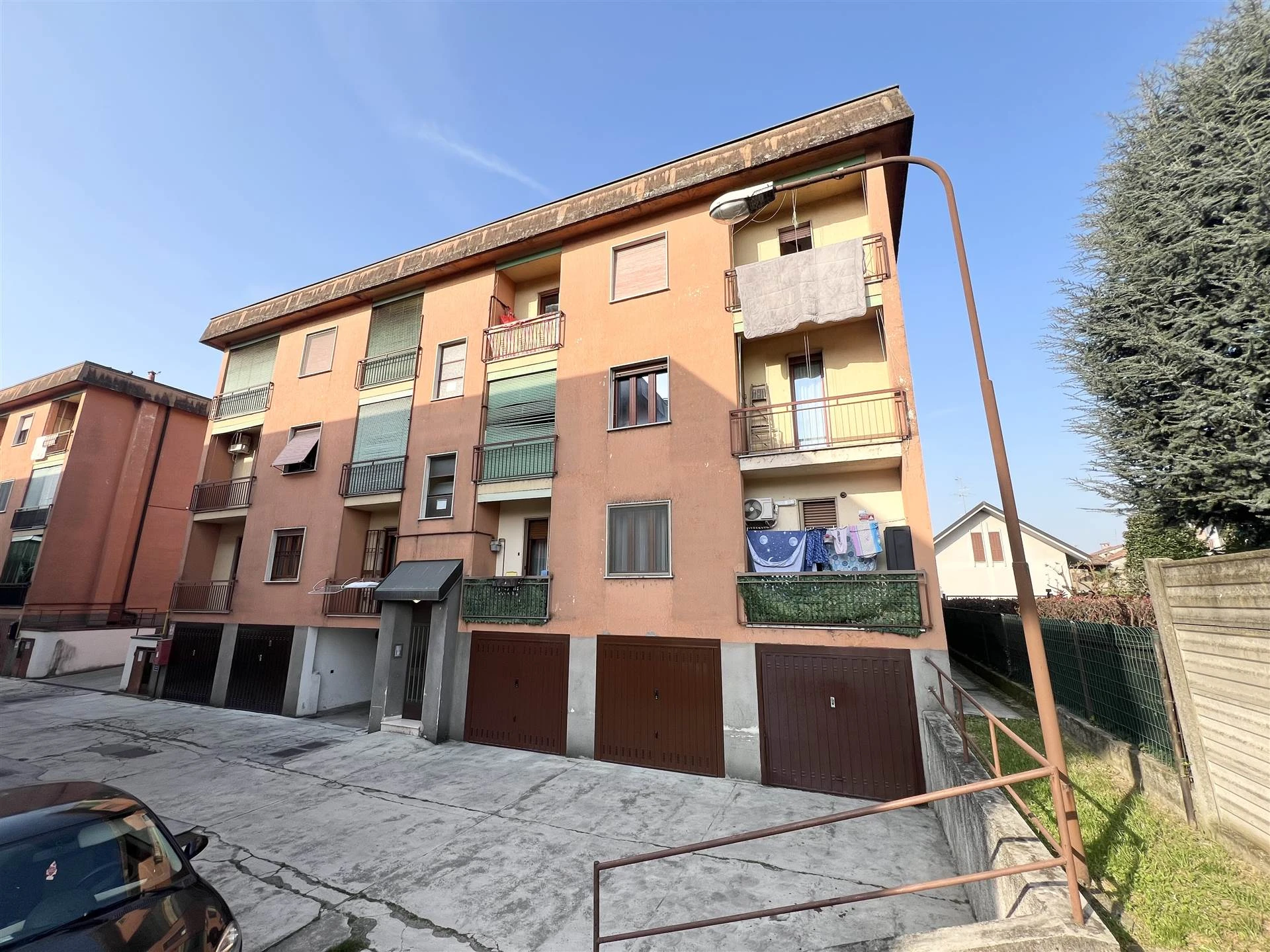 Trilocale con Cucina Abitabile e Box Auto