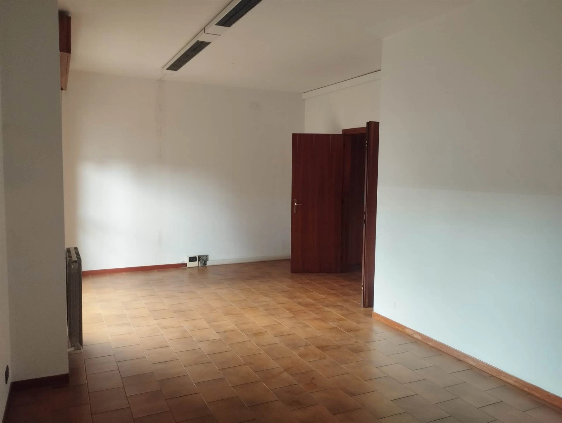 Ampio e Soleggiato Ufficio in posizione strategica