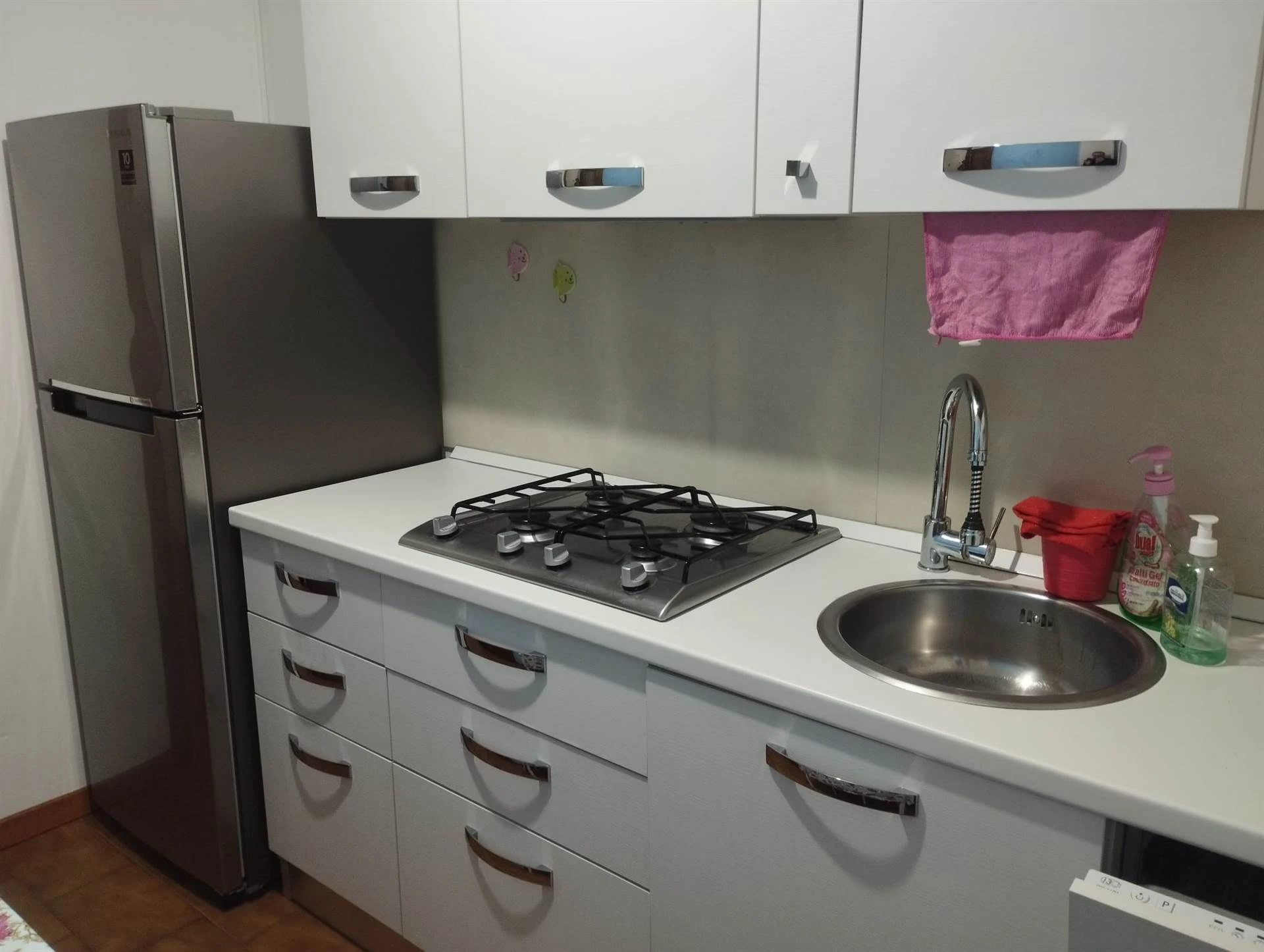 Ampio Bilocale Arredato con Cucina Separata, Cantina e Box