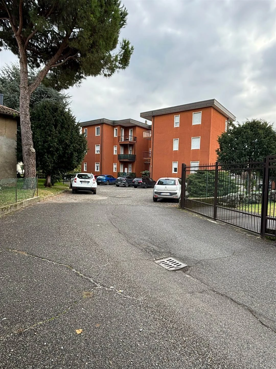 Trilocale ristrutturato con box e cantina in zona centrale e tranquilla a Pozzo d'Adda