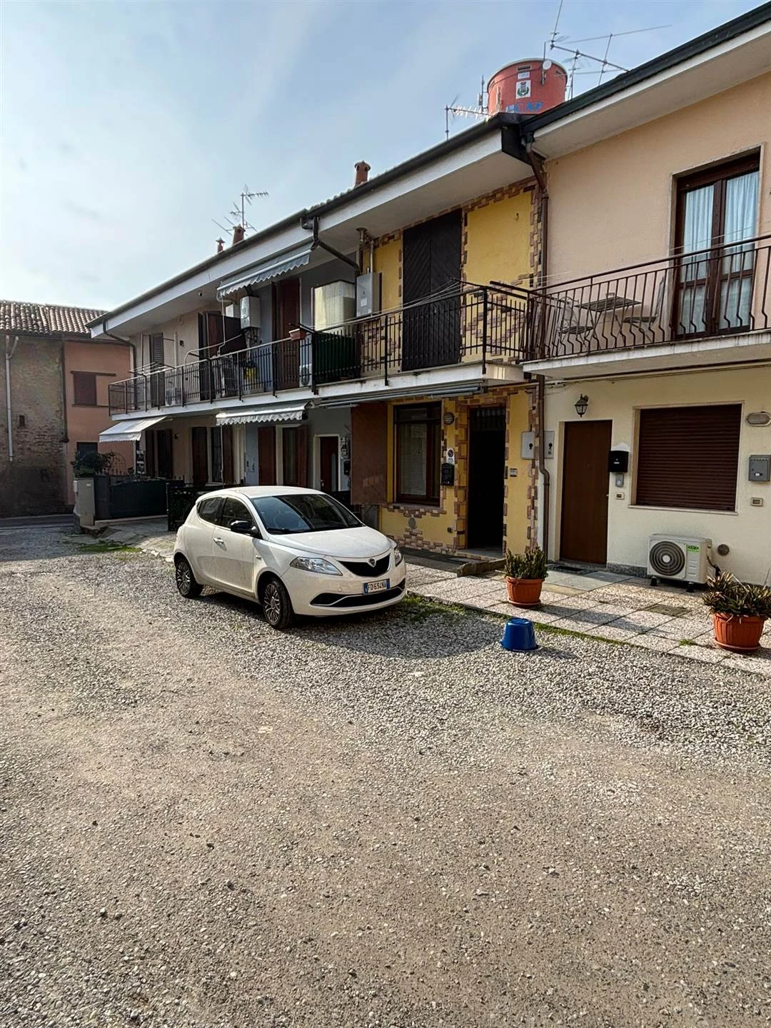 Appartamento in Vendita a Trezzano Rosa Appartamento in Vendita a Trezzano Rosa