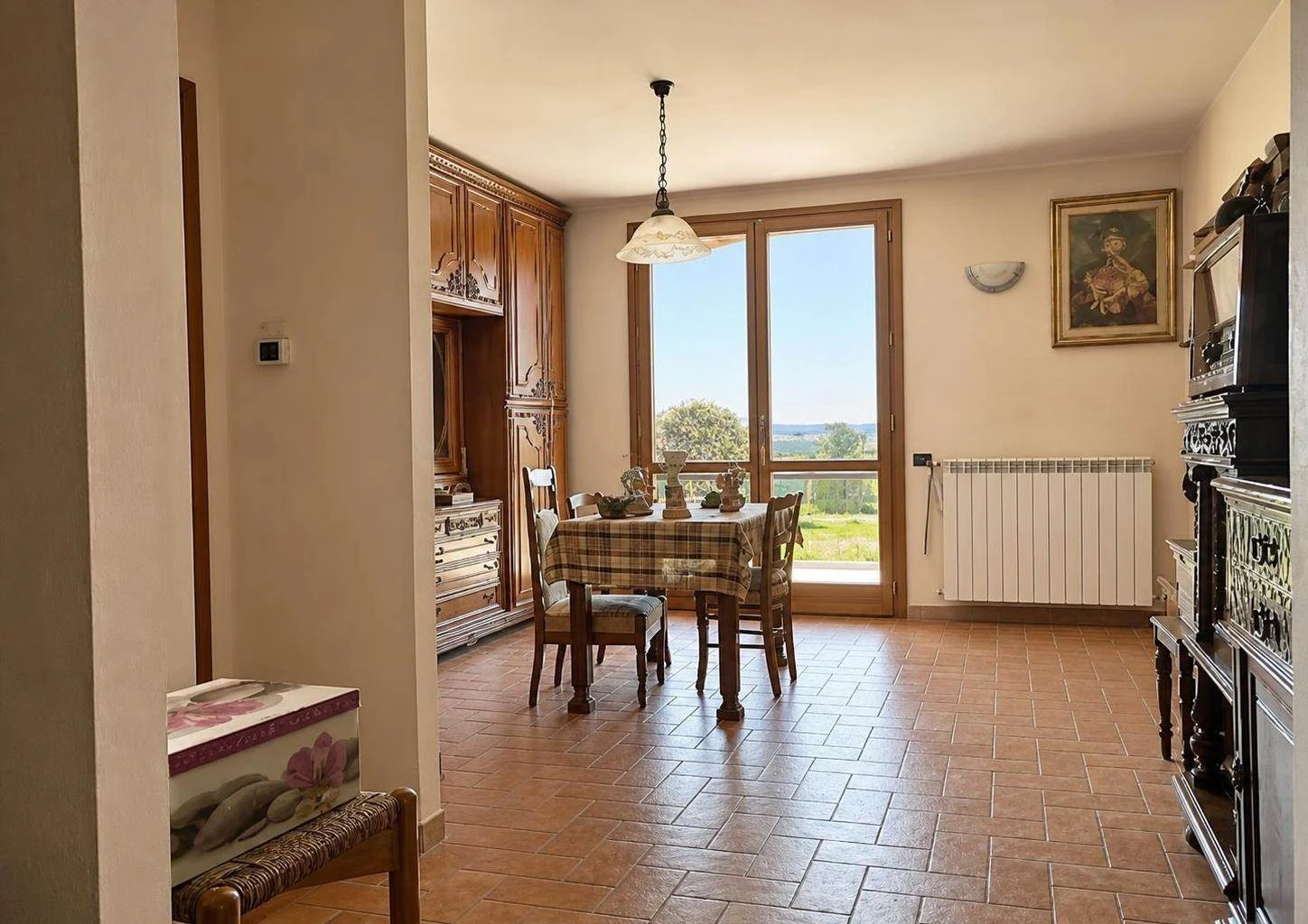 Ampia Villa a Schiera Attorniata dal Verde Ampia Villa a Schiera Attorniata dal Verde