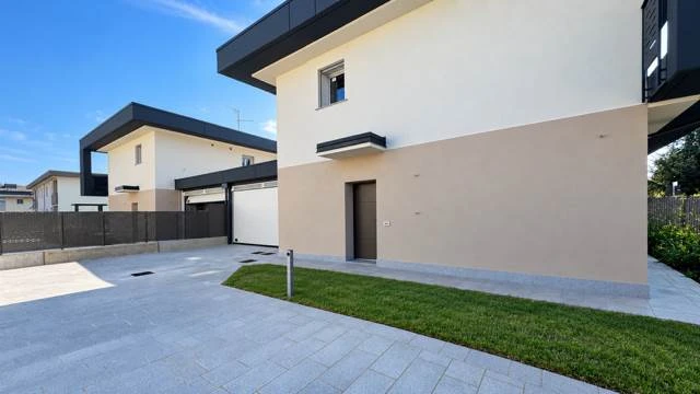 Villa di nuova costruzione Villa di nuova costruzione