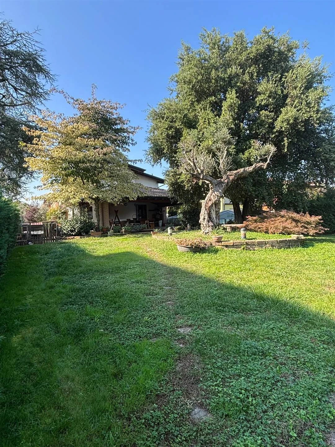 Cassano d'Adda – Esclusiva villa singola con piscina riscaldata, ampio giardino e spazi da vivere Cassano d'Adda – Esclusiva villa singola con piscina riscaldata, ampio giardino e spazi da vivere
