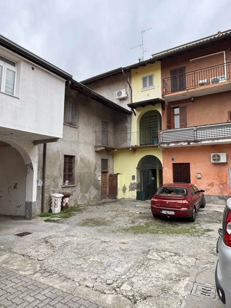 Roncello - Rustico in Vendita con Ottimo Potenziale di Redditività Roncello - Rustico in Vendita con Ottimo Potenziale di Redditività