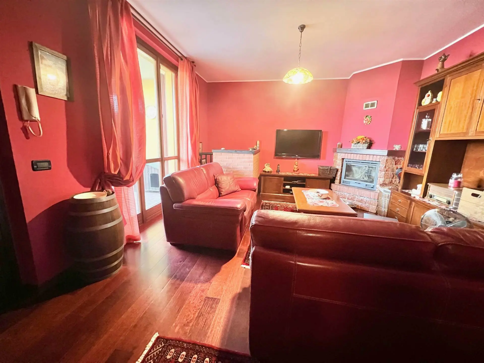 Trilocale indipendente taverna e giardino Trilocale indipendente taverna e giardino